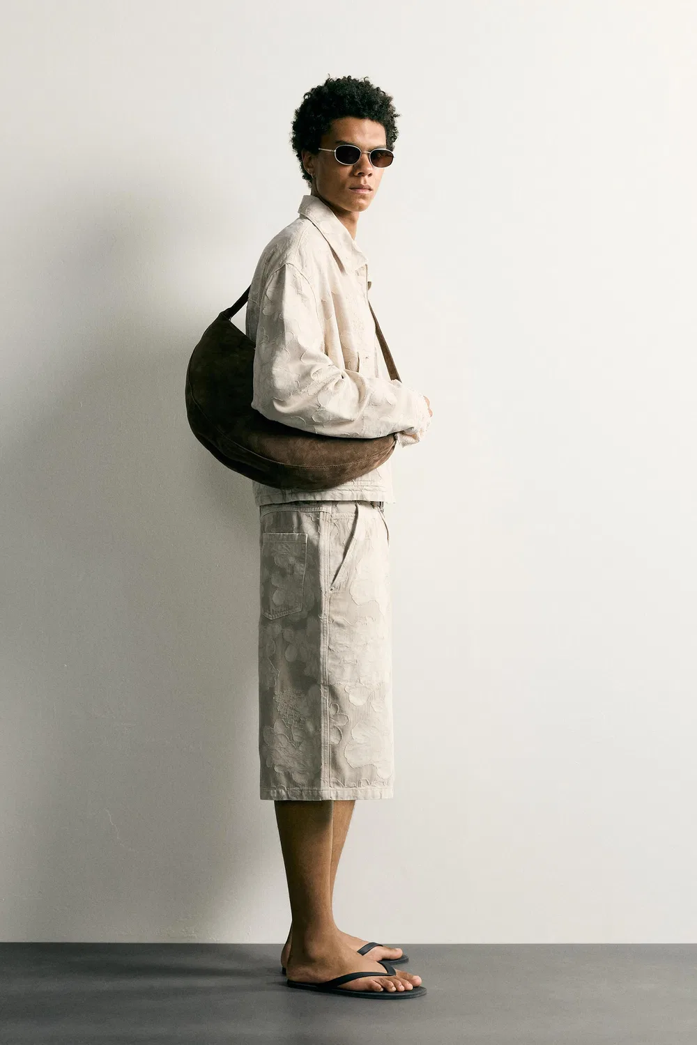Укороченная куртка с цветочным жаккардовым принтом ZARA, camel — фото 4