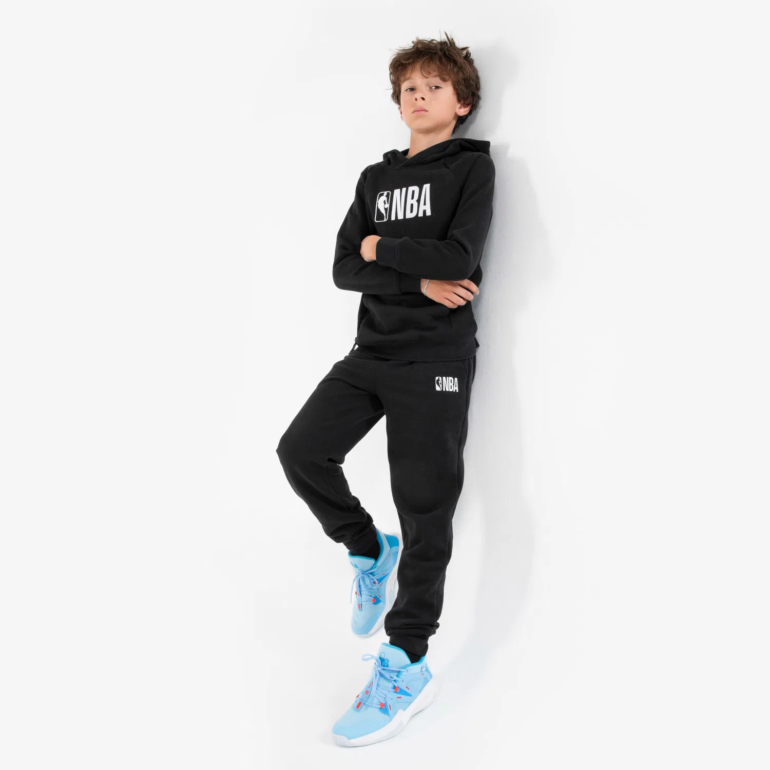 Детский худи с принтом NBA Hoodie 900 Tarmak, Graphitschwarz / Schwarz / Bunt — фото 4
