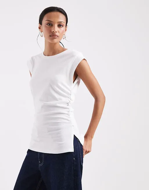 

Белая майка с корсетом и острыми плечами ASOS DESIGN