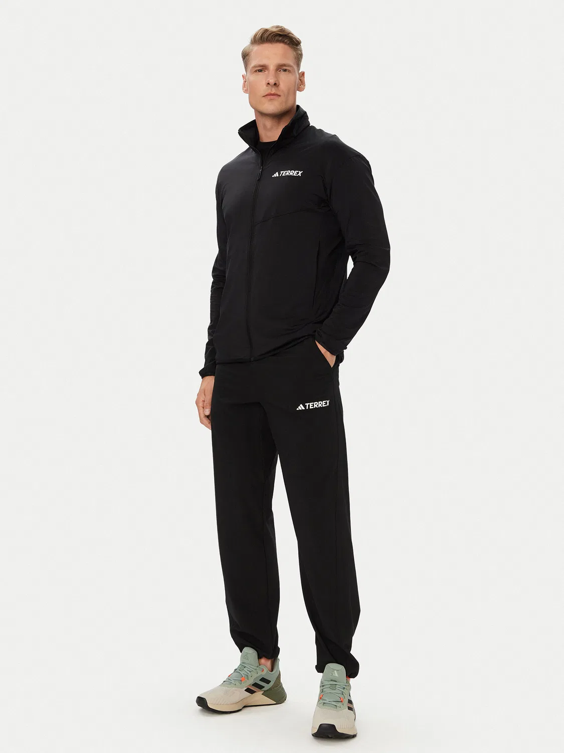 Мужская толстовка стандартного кроя Terrex Multi Adidas, черный — фото 2