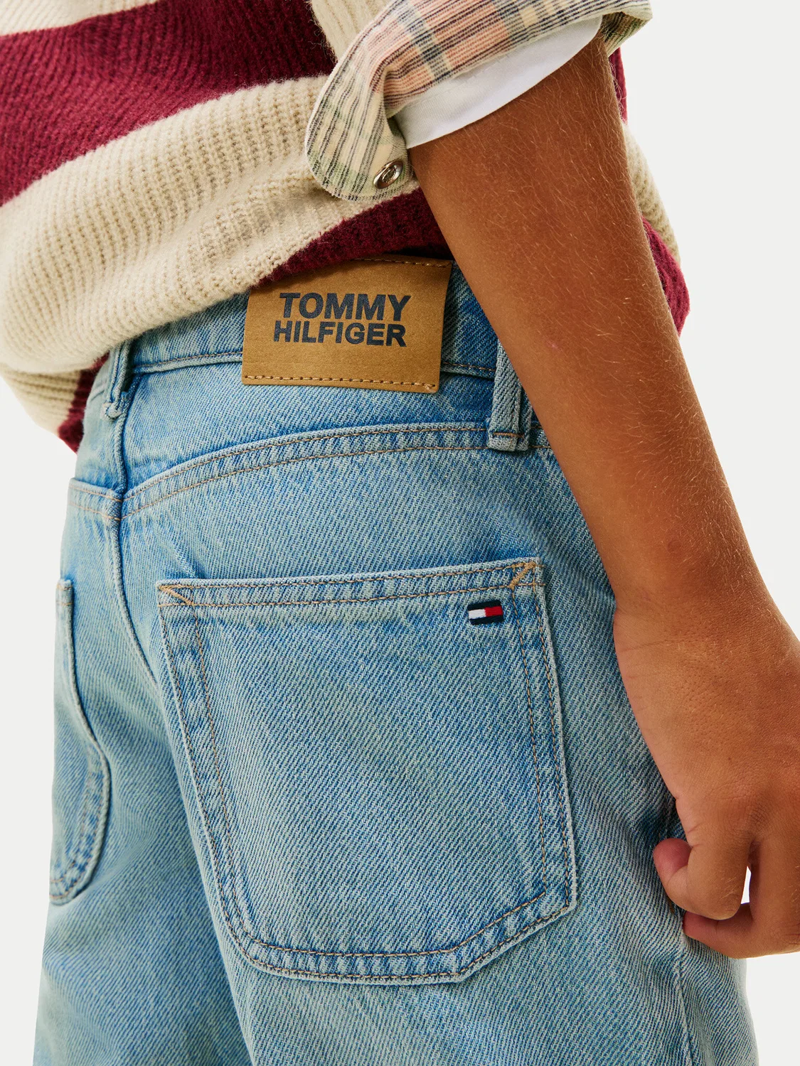 Джинсы стандартного кроя для мальчика Tommy Hilfiger, синий — фото 4