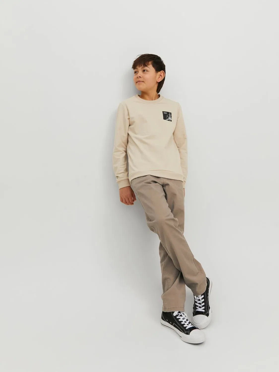 Чиносы расслабленного кроя Jack & Jones Junior, бежевые — фото 3