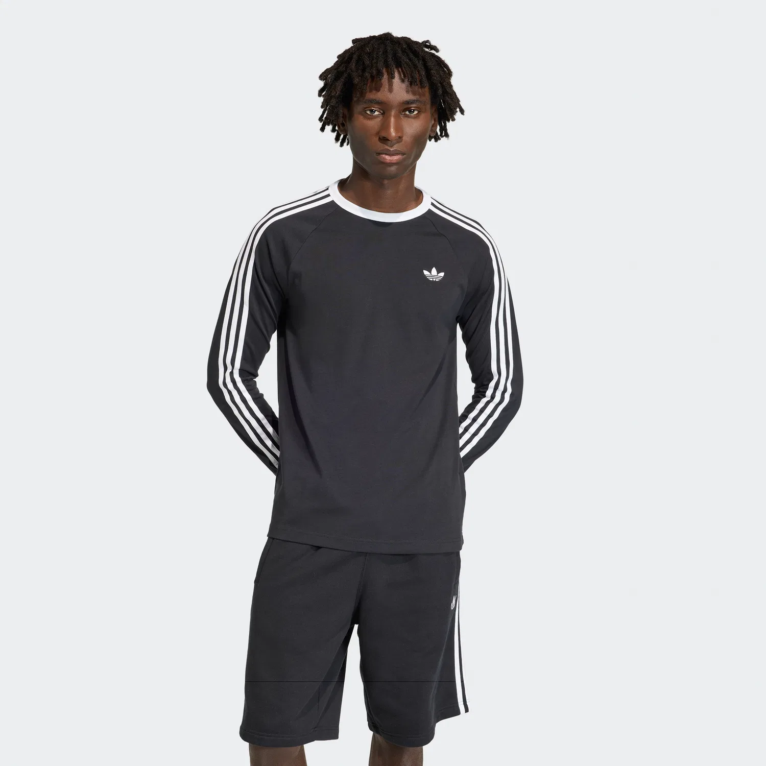 Мужская чёрная футболка с длинным рукавом и тремя полосками от Adidas