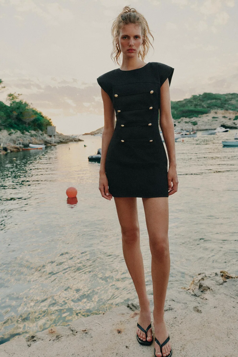 КОРОТКОЕ ПЛАТЬЕ С ЗАСТЕЖКОЙ-ЛЯГУШКОЙ ZARA, Black