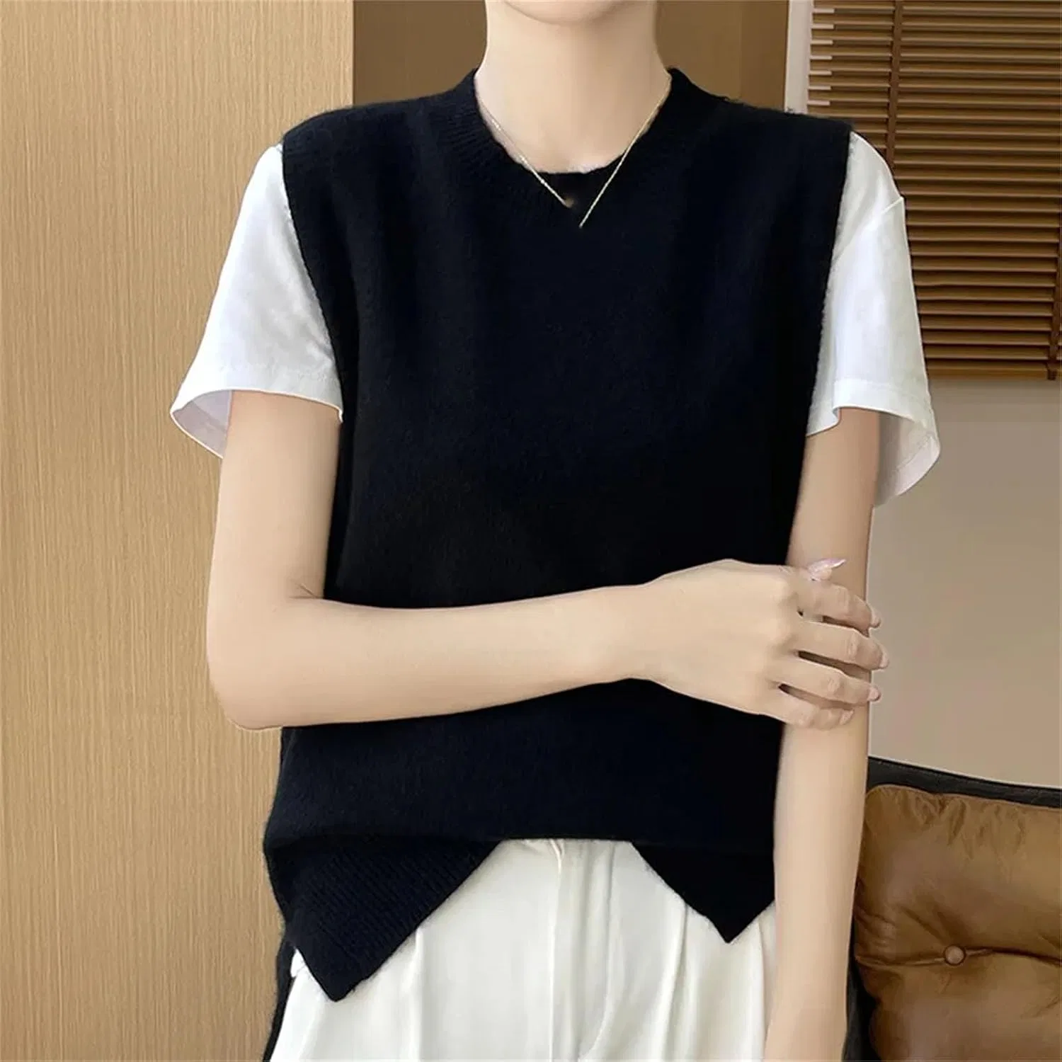 Женский жилет из шерсти мериноса, модель Vest, цвет Shen Hui — фото 4