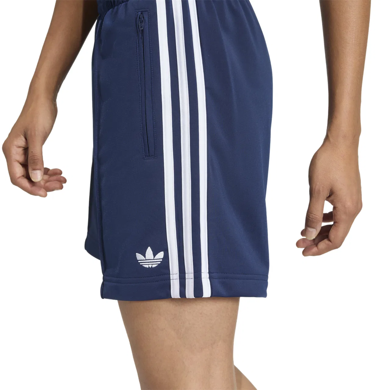 Женские шорты FB Adidas, цвет White/Night Indigo — фото 4