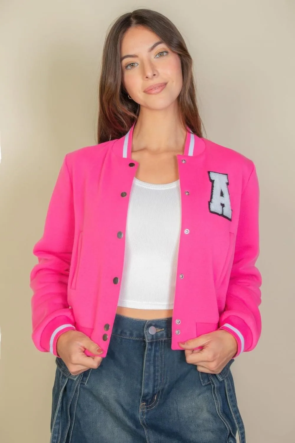 Укороченная куртка-бомбер Ezwear с нашивками в виде букв Generic, розовый — фото 2