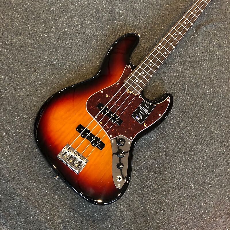 

Fender American Professional II Jazz Bass RW 3-Color Sunburst 9lbs, 4oz US210013972