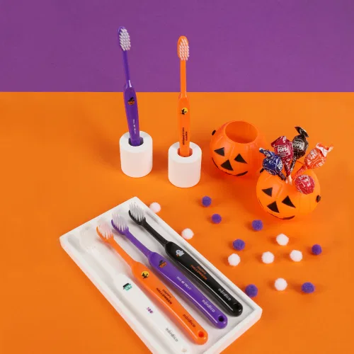 Детская зубная щетка с принтом, комплект 10 шт, Halloween Edition NORDICO, Black/Purple — фото 2