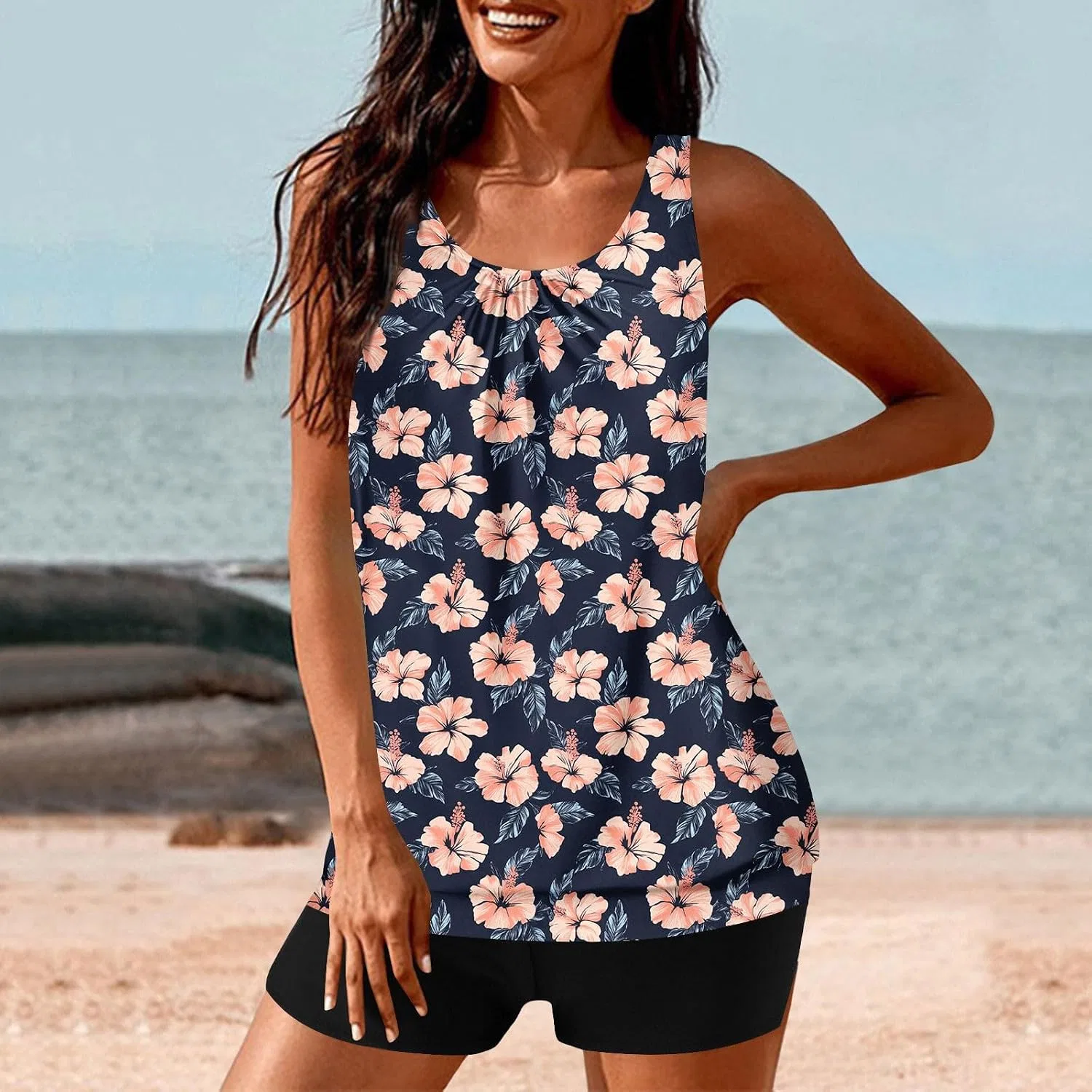 Женский танкини-комплект с шортами, разноцветный — фото 4