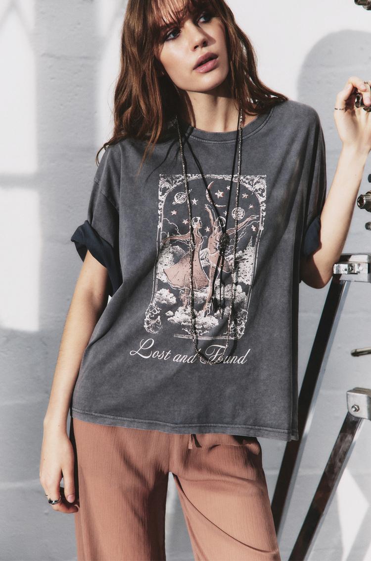 

Футболка с принтом «Балерина» Pull And Bear, серый