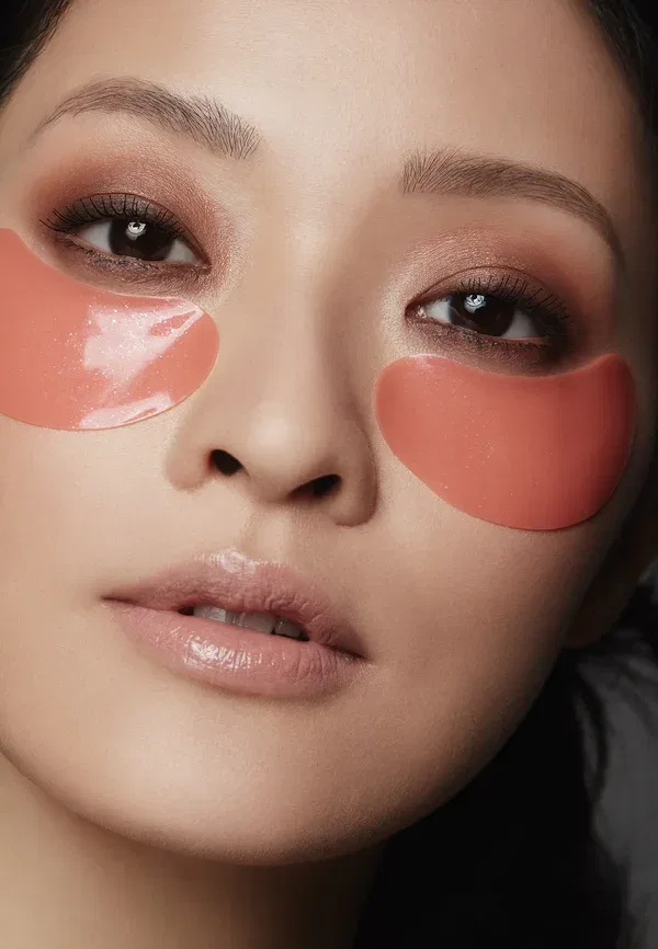 Патчи для глаз с драконьей кровью, антивозрастные, Dragons Blood Jelly Eye Patches Box, Rodial 12 г — фото 3
