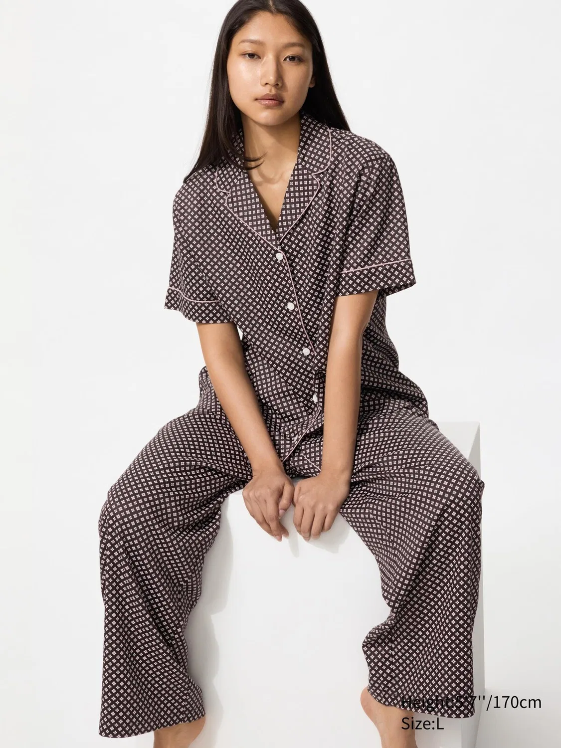 Пижама Атласная Uniqlo, с коротким рукавом, темно-коричневый