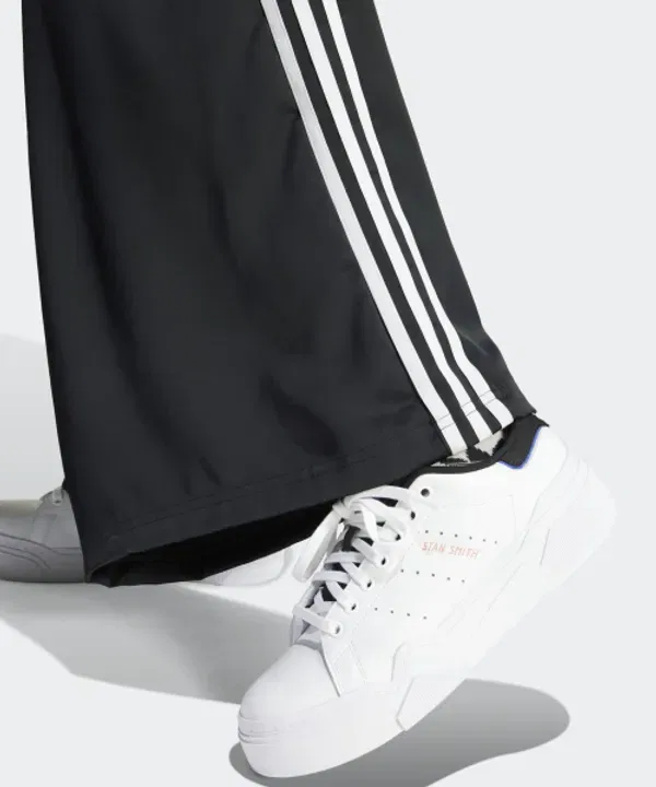 Тренировочные штаны широкие Adidas, черный, белый — фото 4