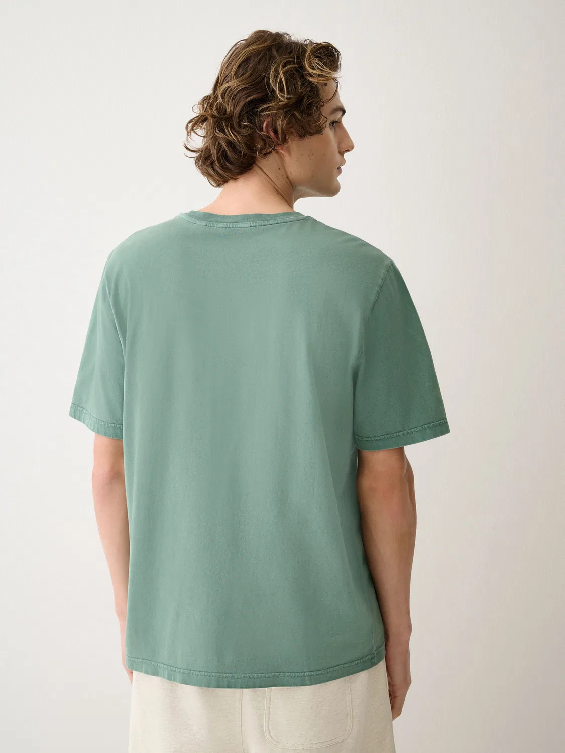 Футболка Regular Fit Lightweight Garment Dyed Next, зеленый — фото 4