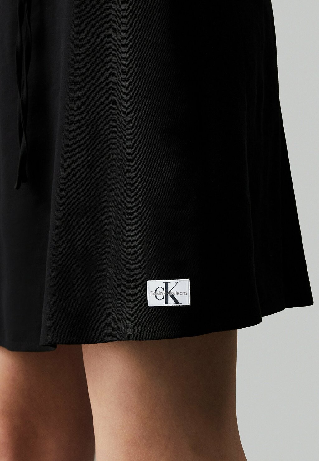 

Дневное платье TIE WAIST Calvin Klein Jeans, черный