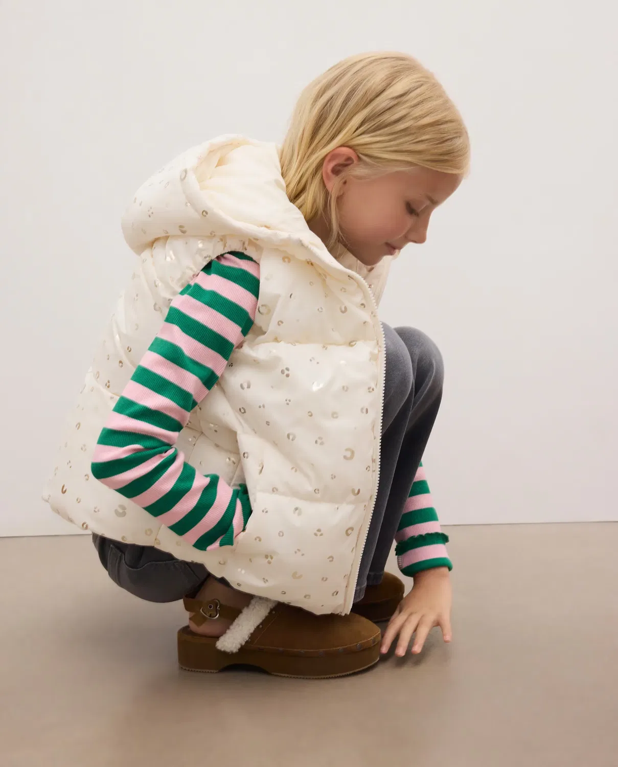 Детский жилет для девочек с принтом all over tone to tone foil Kids El Corte Inglés, Blanco — фото 2