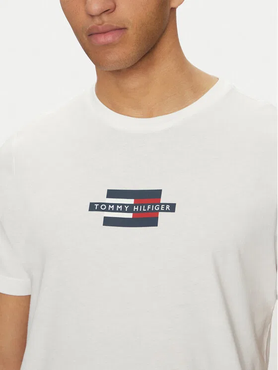 Футболка regular fit Flag Box Tommy Hilfiger, белый — фото 4