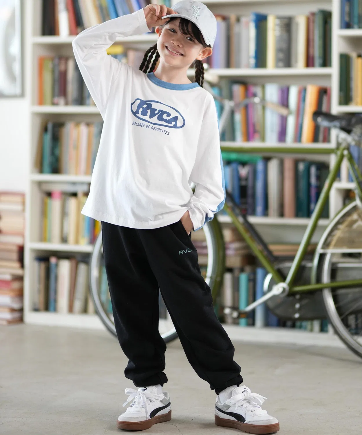 Детские спортивные штаны с принтом ARCH College Sweatpants RVCA, Gray — фото 4