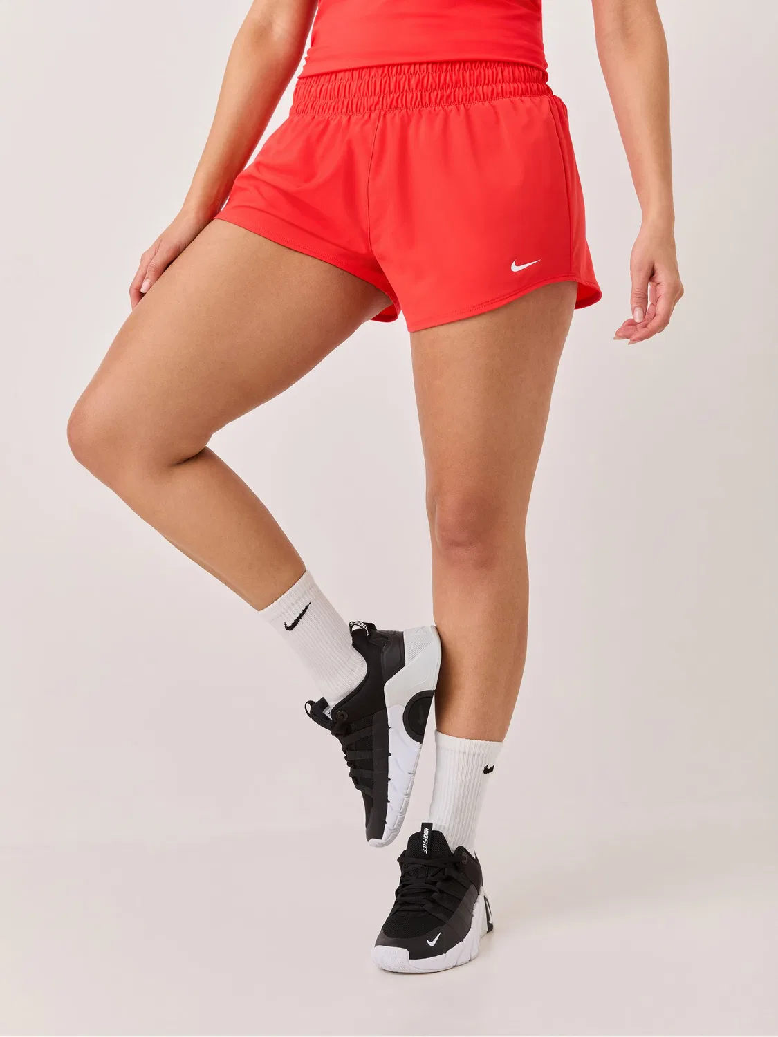 Шорты Nike Crimson Red One Dri-FIT со средней посадкой, 3 дюйма, шорты на подкладке
