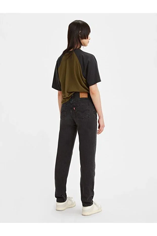 Женские джинсы с высокой талией Mom Jeans Levi's, Gray — фото 4
