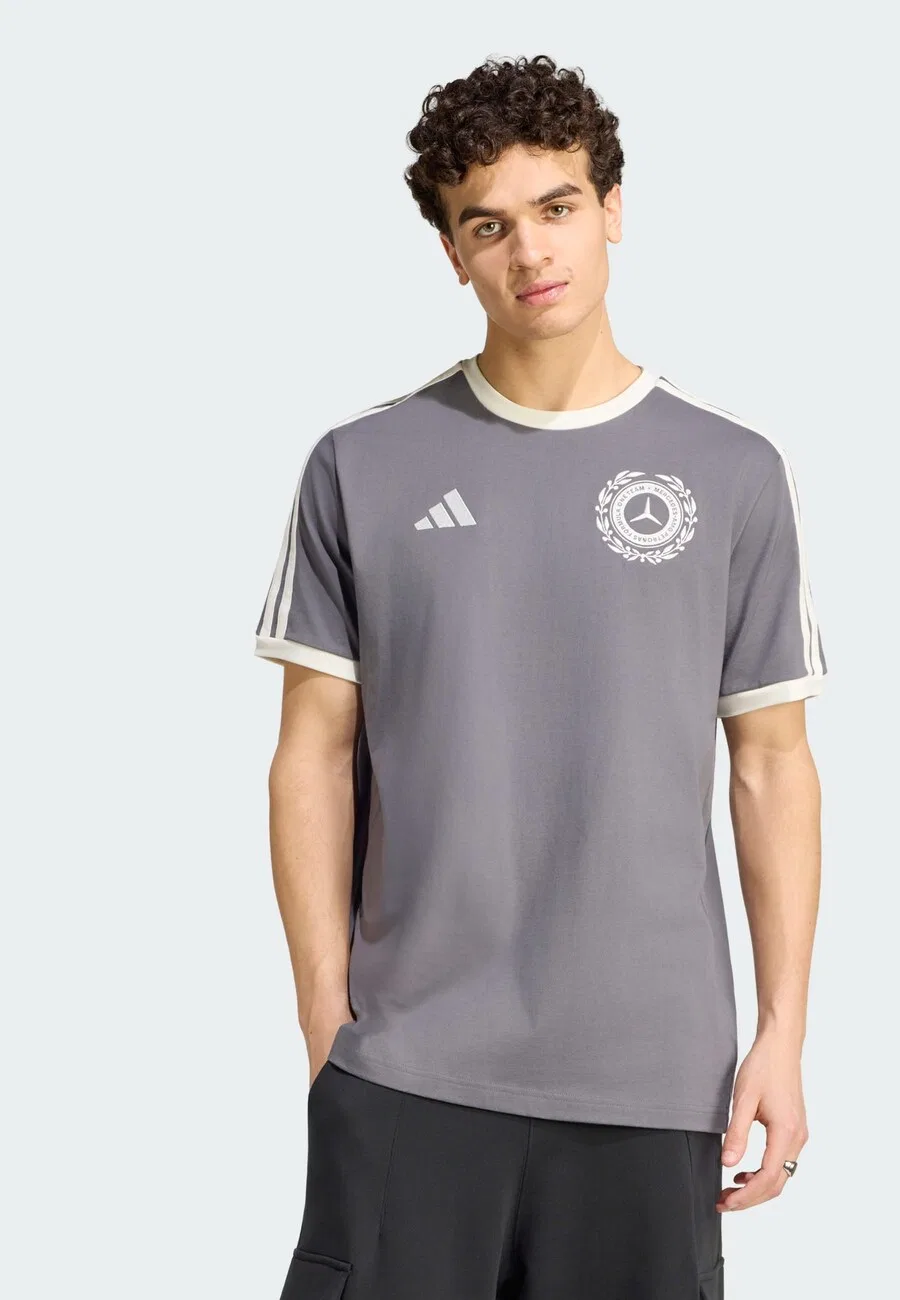 Футболка ADIDAS PERFORMANCE Performance Shirt 'Mercedes-AMG Petronas Formula 1 Team' в графитовом цвете — фото 2