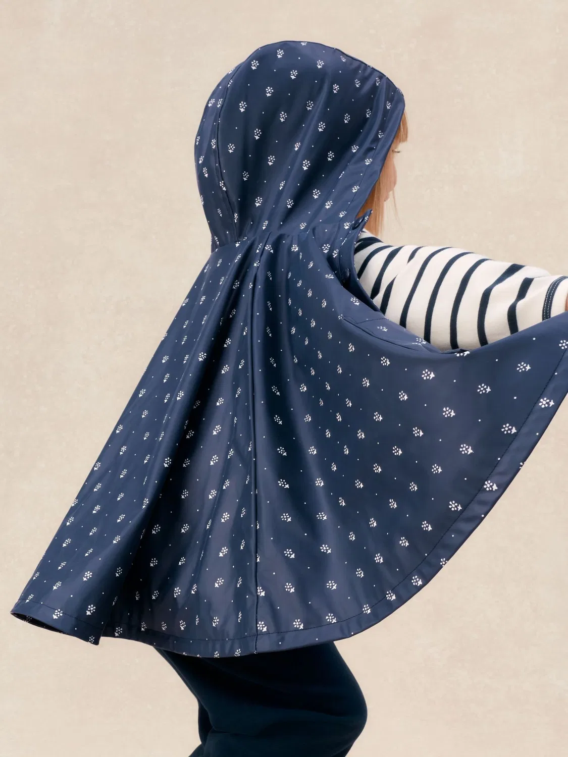 Дождевик с капюшоном Daisy Rain Poncho The White Company, синий — фото 3