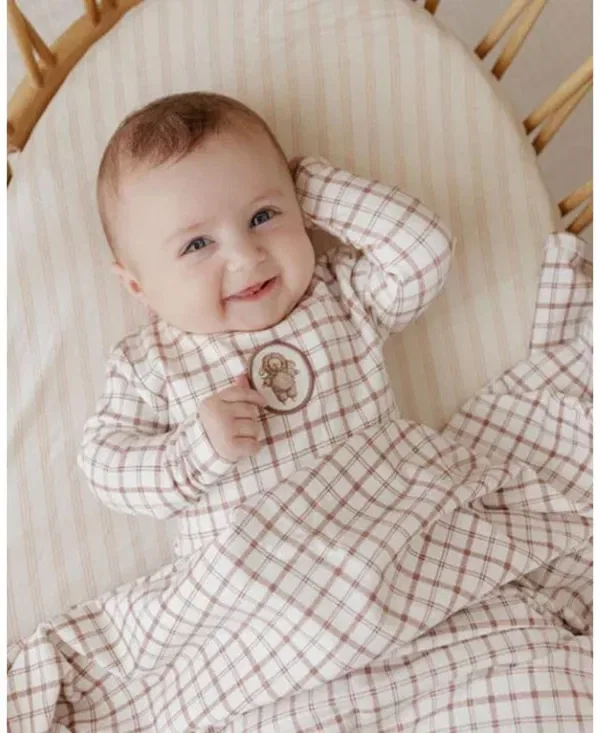 Детский комплект из футера с принтом Plaid Sheep Collection Footie + Bonnet Ely'S & Co., Mauve — фото 3