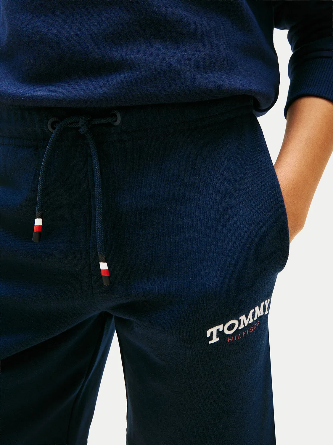 Спортивные шорты стандартного кроя для мальчика Tommy Hilfiger, темно-синий — фото 4