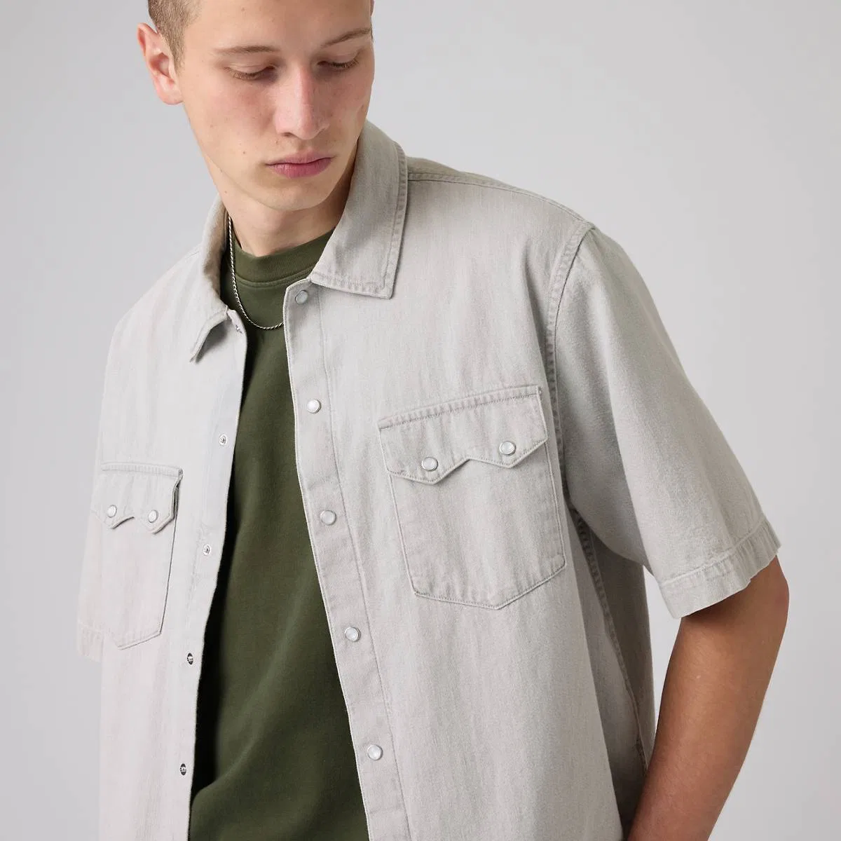 Свободная рубашка в стиле вестерн с коротким рукавом Levi's, Smokey Cloud - Grey — фото 2