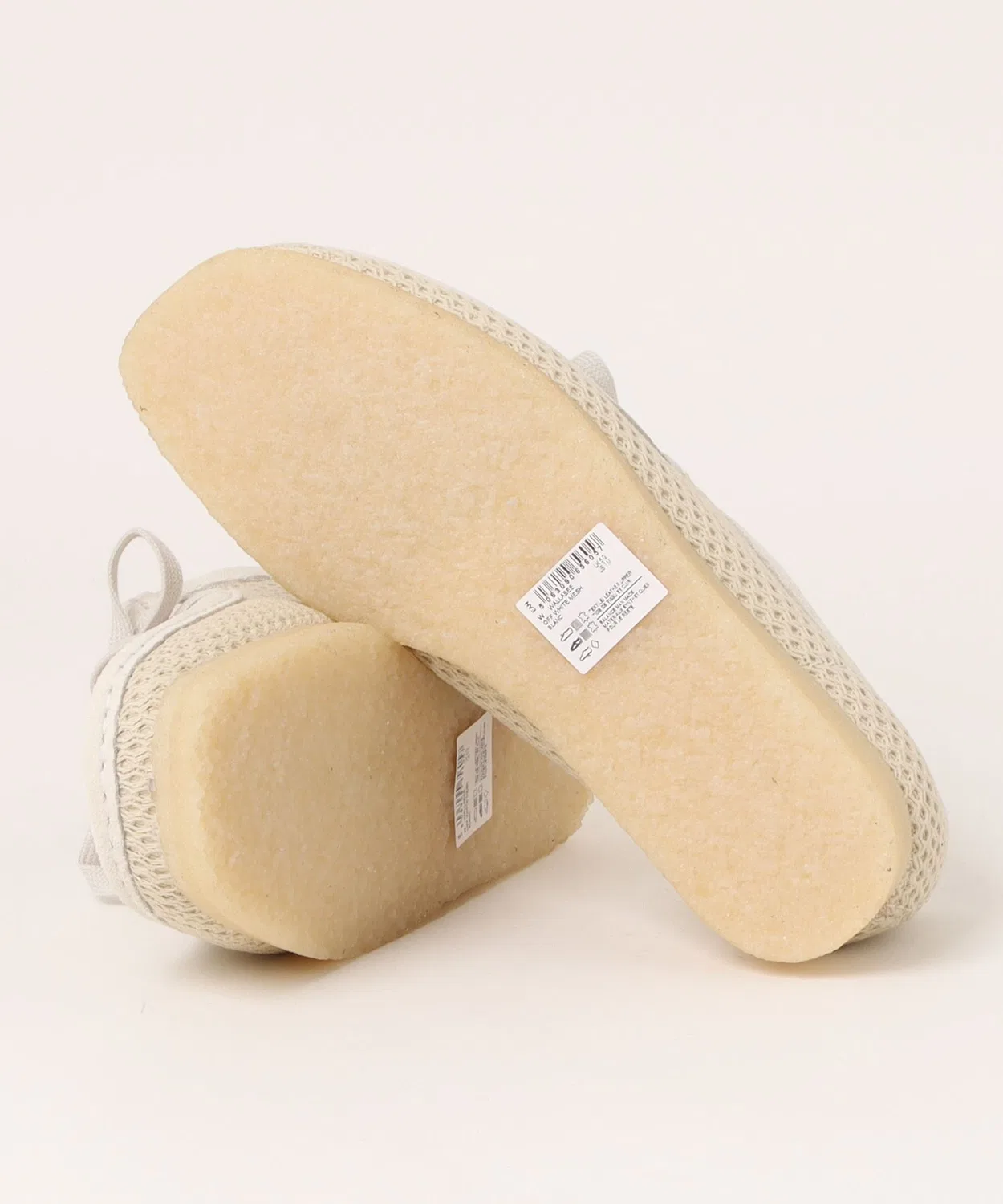 Кроссовки Wallabee бренда CLARKS из хлопковой сетки белые — фото 3
