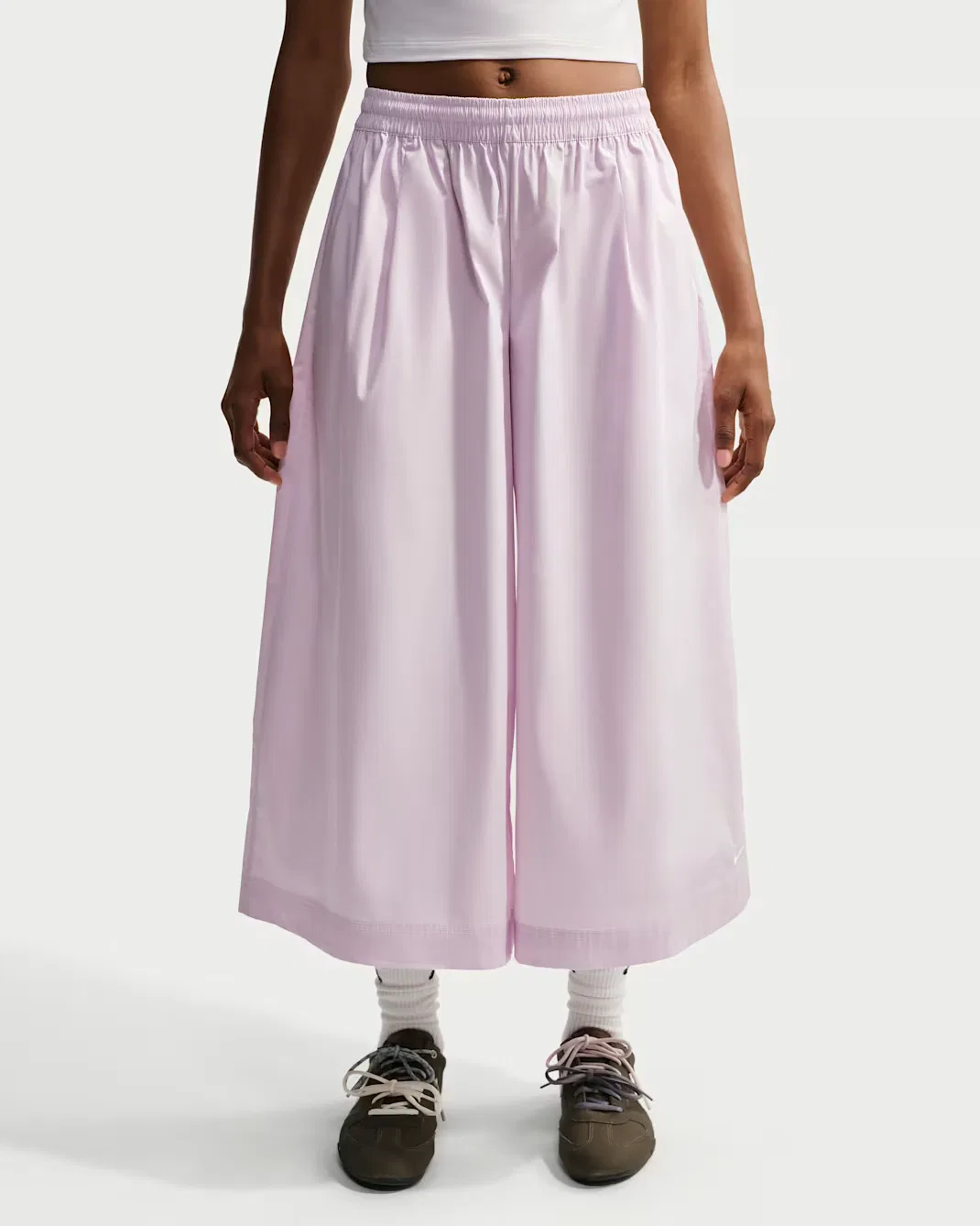 Женские свободные кюлоты из поплина со средней посадкой Nike Sportswear, Bleached Lilac/White — фото 2