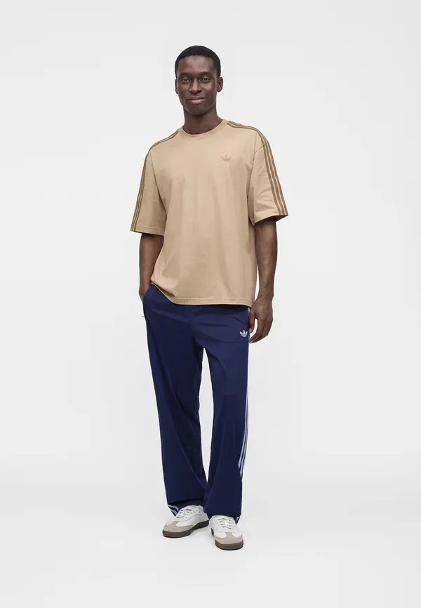 Футболка унисекс - базовая футболка Adidas Originals, хаки