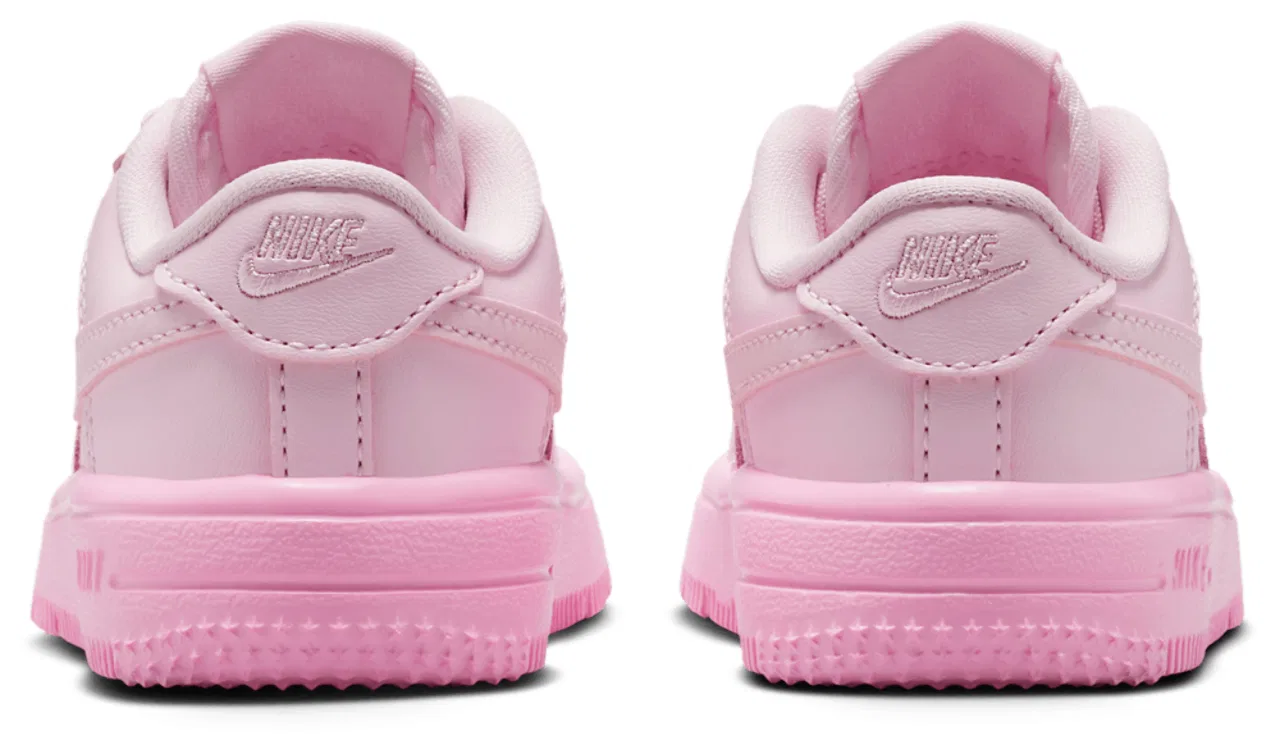 Кроссовки для мальчиков ясельного возраста Air Force 1 Low Lace Nike, цвет Pink Foam/Pink Foam/Pink Rise — фото 3