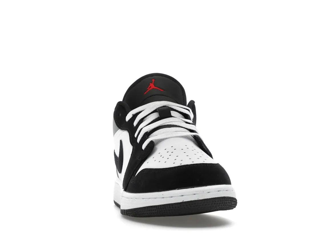 Детские кроссовки Lifestyle Jordan 1 Low SE Panda Toe, White/Fire Red/Black/Matte Silver — фото 2