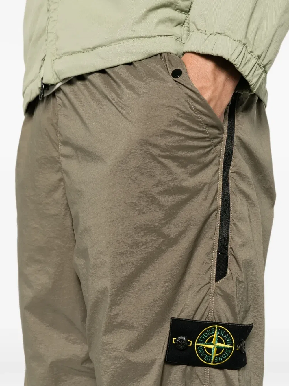 Спортивные штаны с компасом Stone Island, зеленый — фото 2