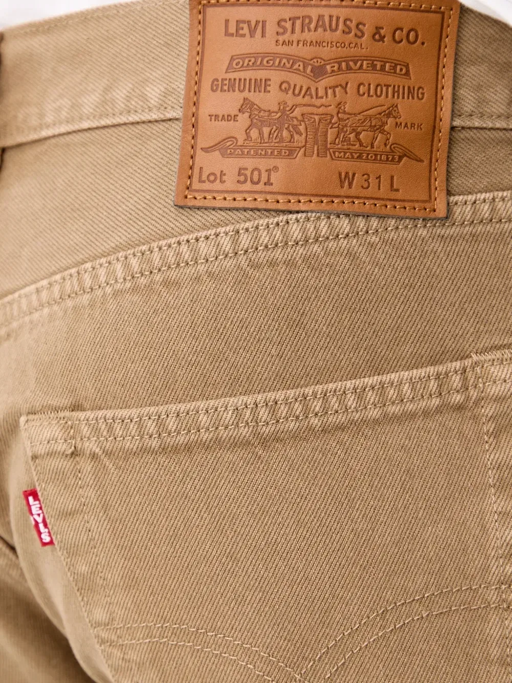 Оригинальные джинсовые шорты Levi'S, бежевый — фото 4