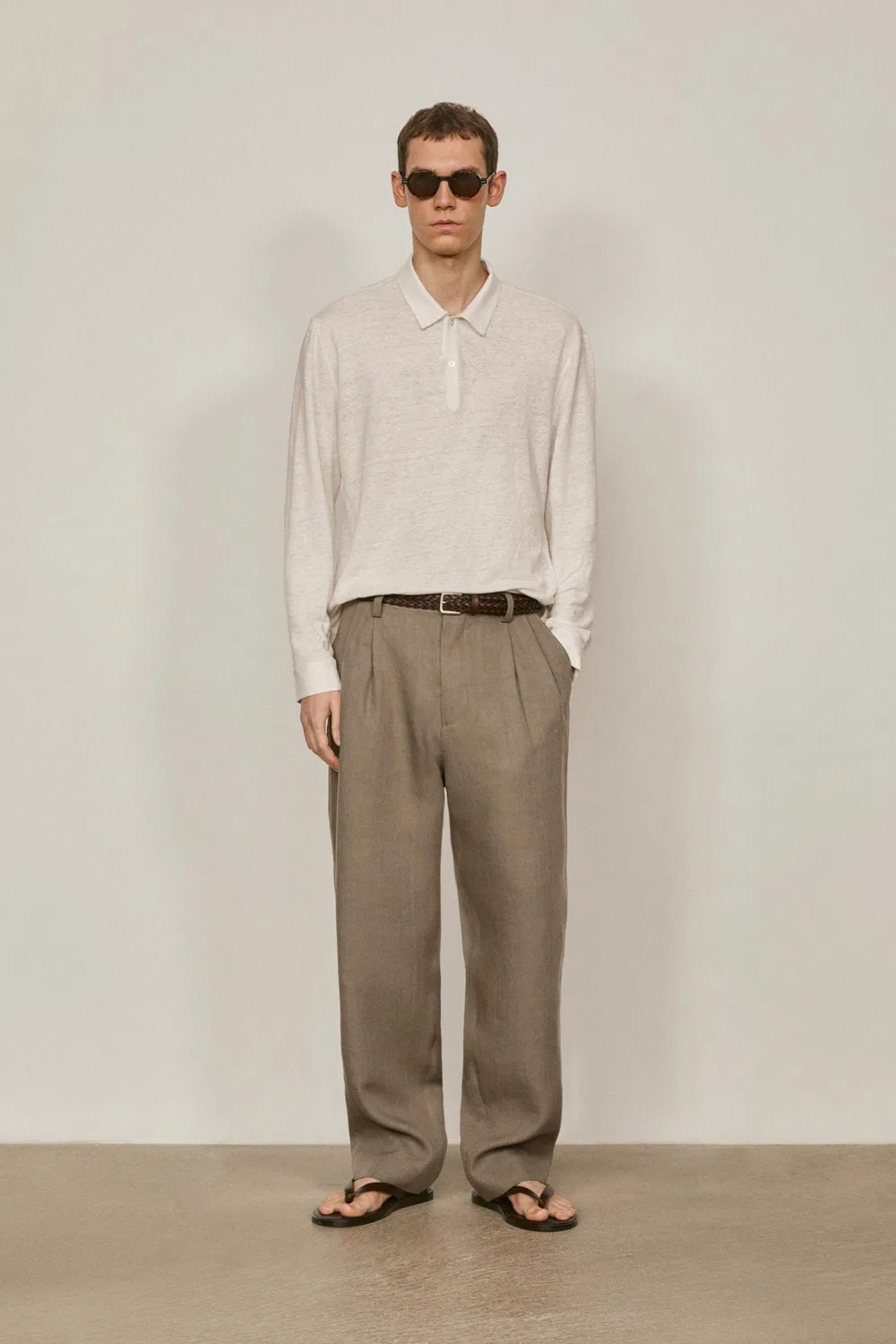 Льняные брюки с двойными вытачками - лимитированная серия Massimo Dutti, хаки