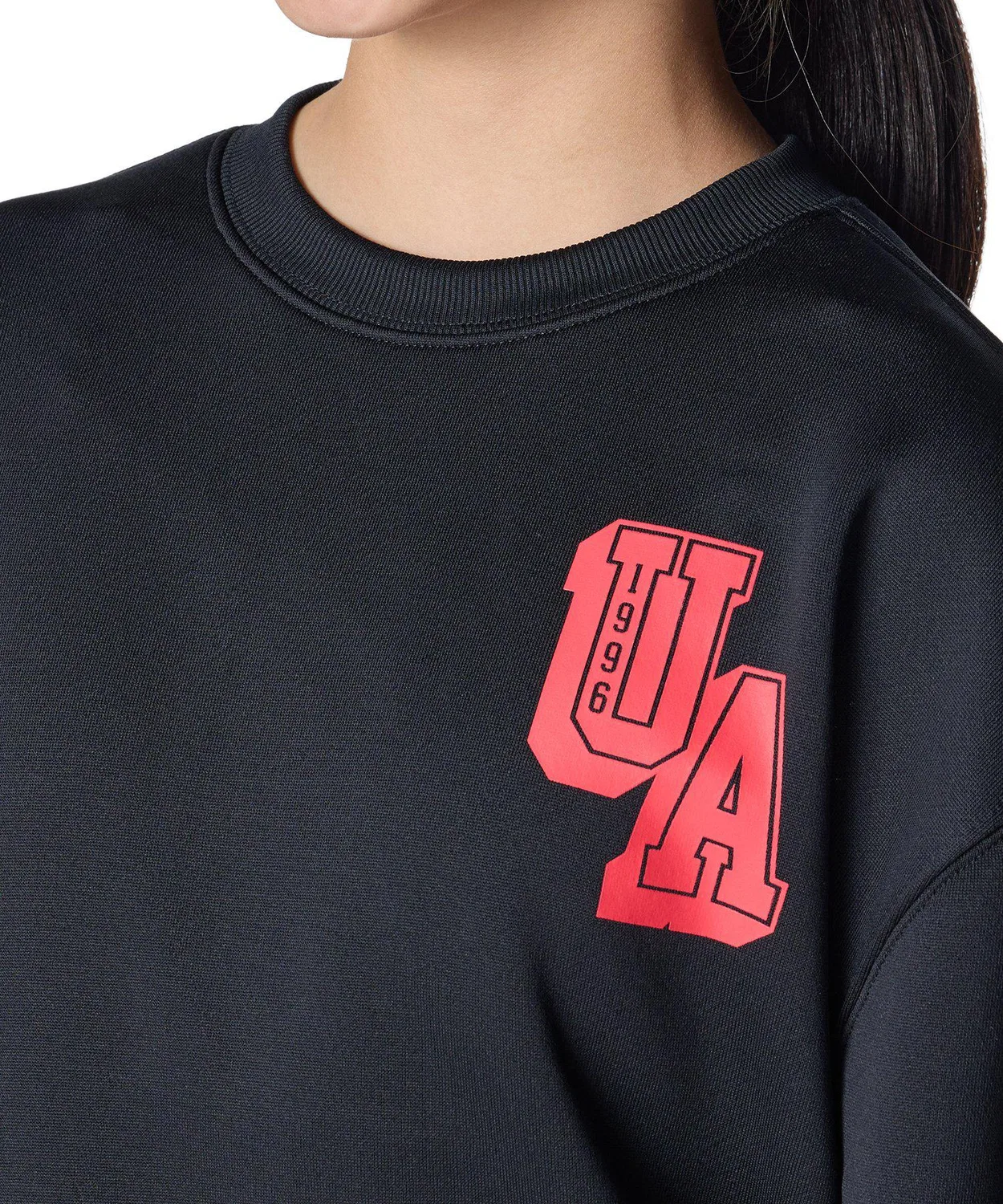 Детская футболка с длинным рукавомOversized College Crest Logo Crew UNDER ARMOUR, Black — фото 4