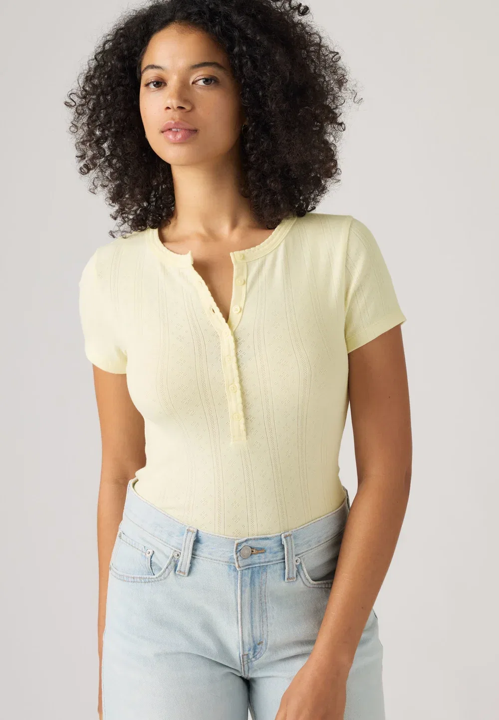 Футболка из тонкой ткани с ажурным узором - базовая футболка Levi'S, Pear Sorbet