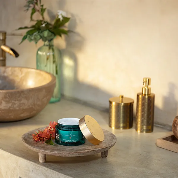 Увлажняющий крем для тела The Ritual Of Karma Crema Corporal Hidratante 48H Rituals, 220 ml — фото 4