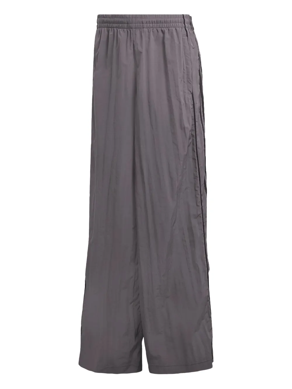 

Фирменные брюки с тремя полосками и логотипом adidas, серый