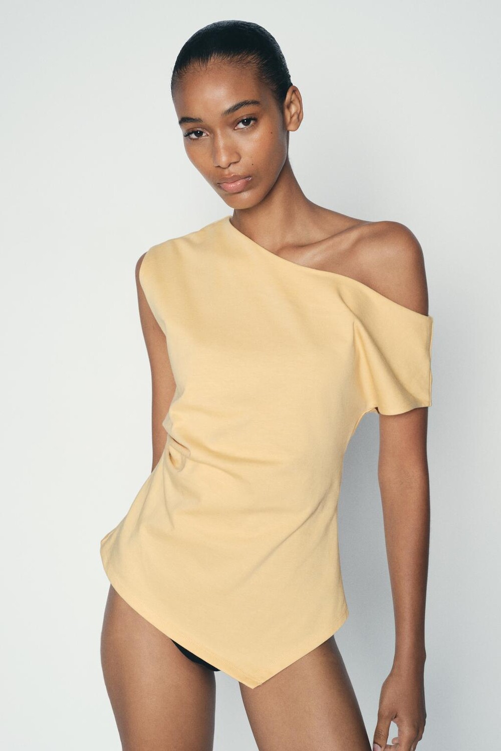 

Асимметричный топ со собранными деталями ZARA, желтый