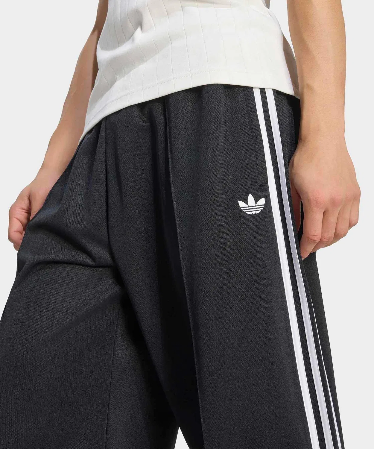Мужские спортивные штаны оверсайз с кулиской Adidas Originals, Black — фото 3