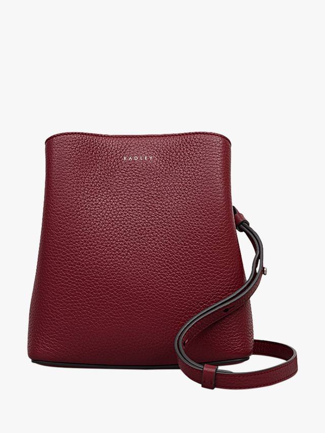 

Кожаная сумка-кроссбоди Dukes Place с небольшим отделением Radley, Carmine