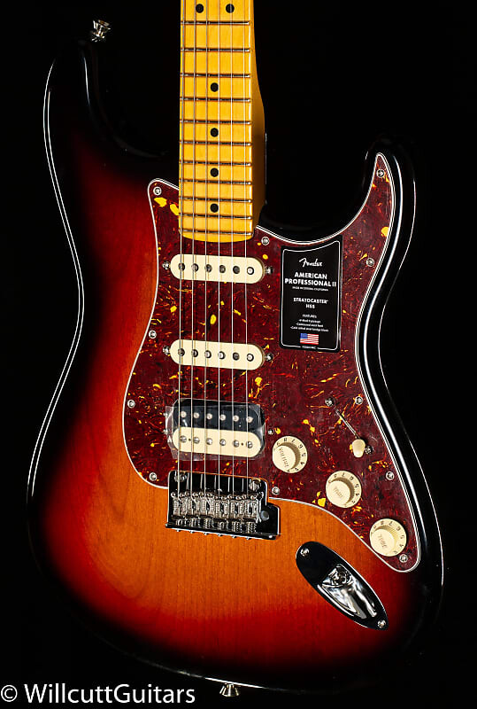 

Fender American Professional II Stratocaster HSS Maple Fingerboard 3-Color Sunburst (149)