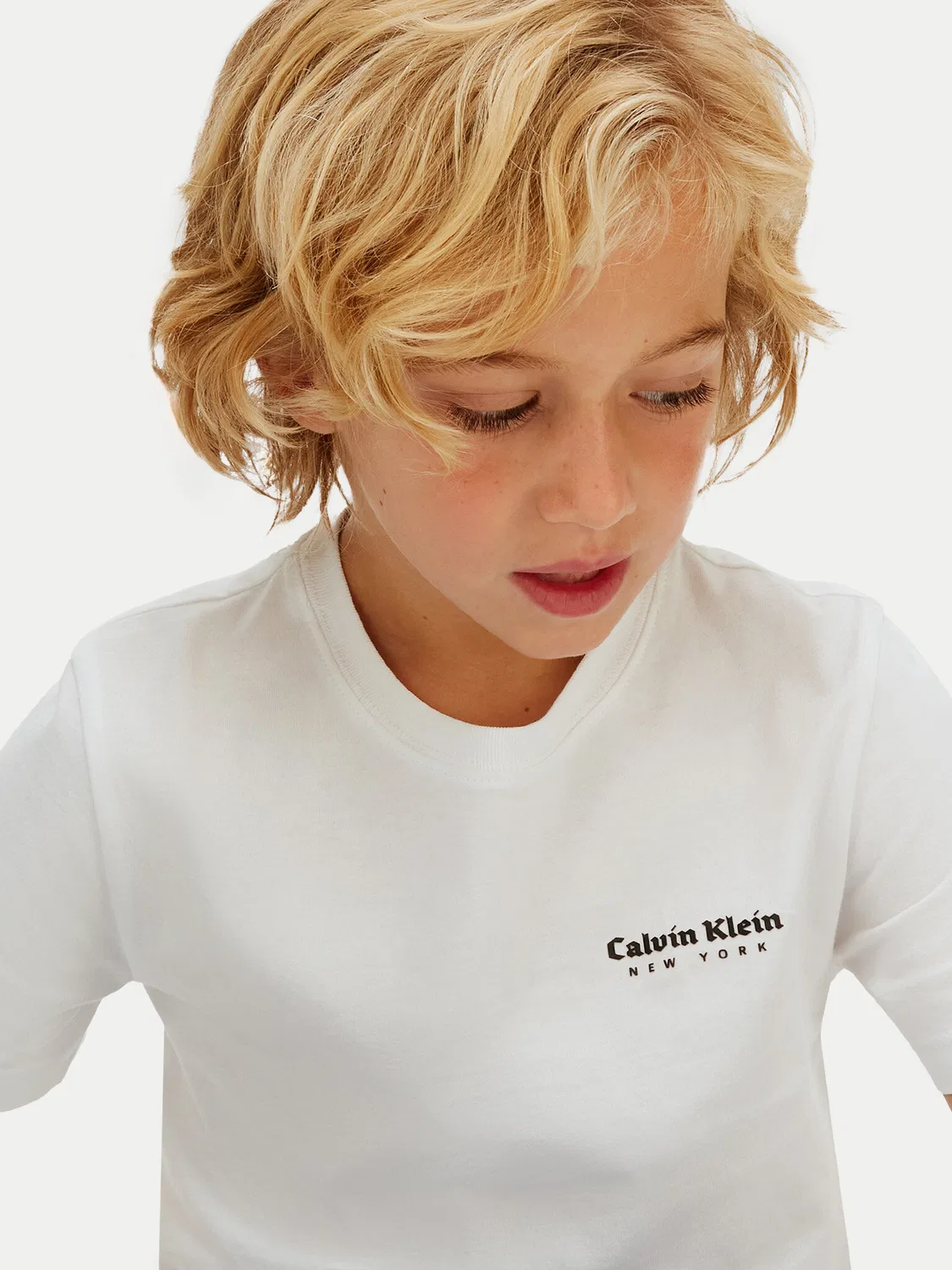 Футболка стандартного кроя для мальчика Minimal Logo Calvin Klein Jeans, белый — фото 4