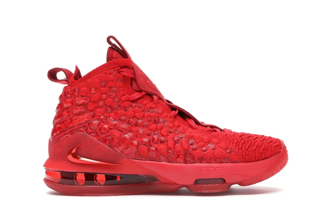 Детские кроссовки для мальчиков баскетбольные Nike LeBron 17, University Red / University Red