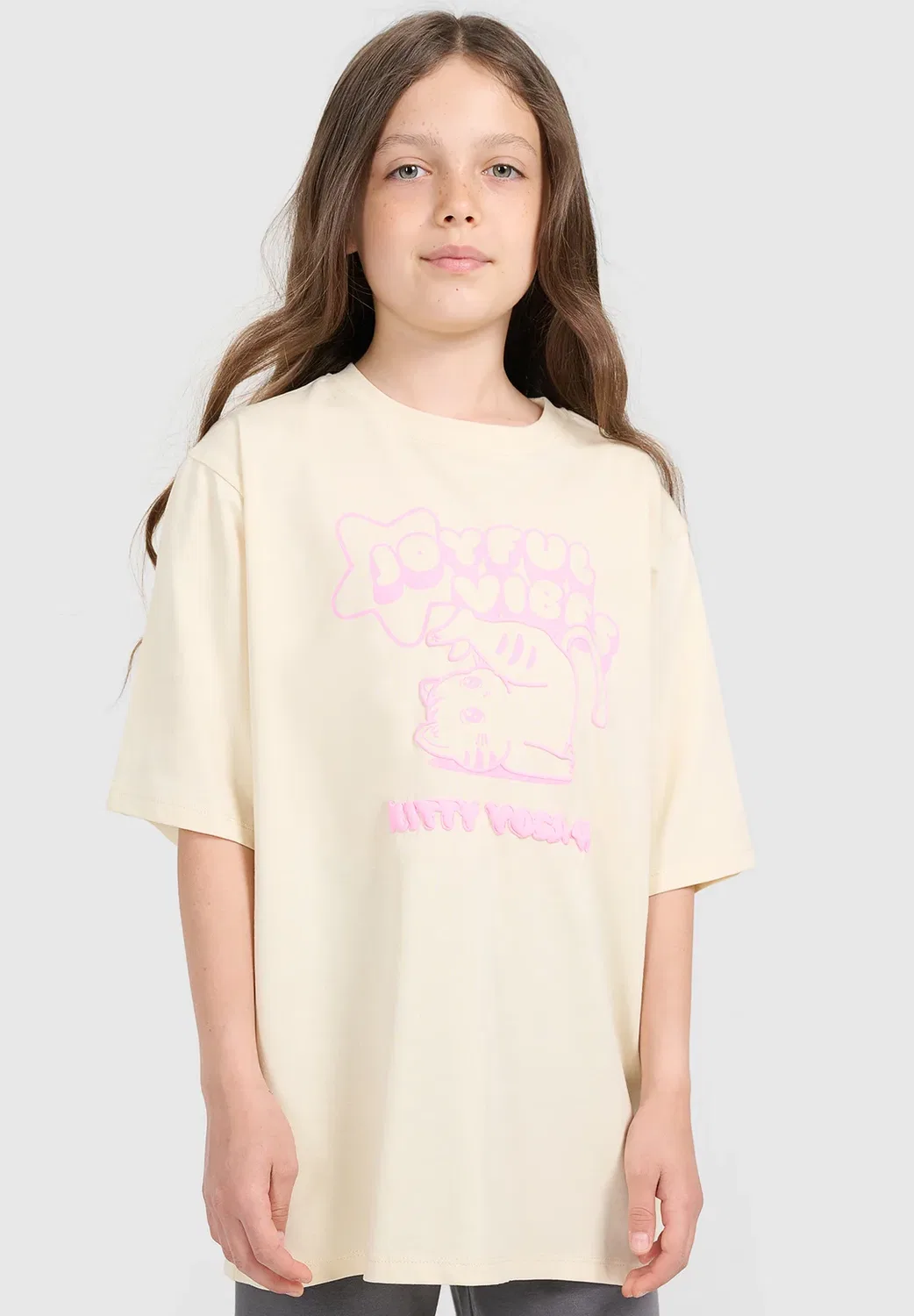 Футболка oversize z nadrukiem dziewczęcy - szary 122 (6-7 лат) - футболка с принтом 4F, Creme — фото 2