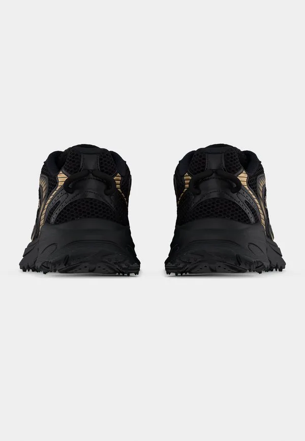 L003 нео-шот кроссовки Lacoste, Black/Gold-Coloured — фото 4